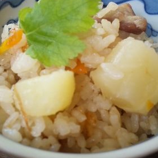 簡単おいしい！じゃが豚♡炊き込みごはん 